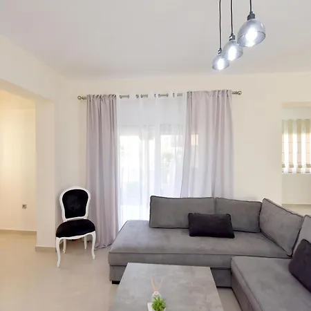Villa Seraina House