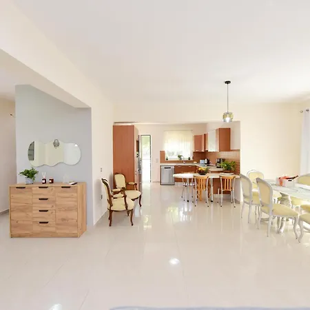 Villa Seraina House *