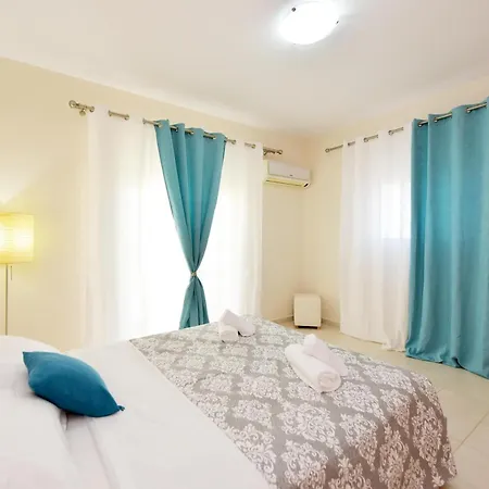 Villa Seraina House Pastida